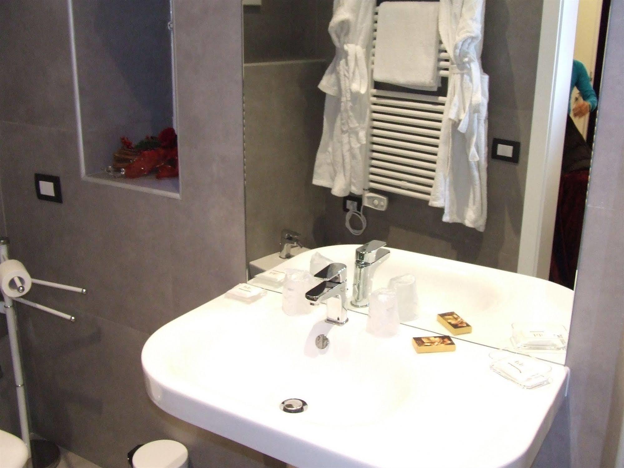 Bdb Margutta Gasthuis Rome